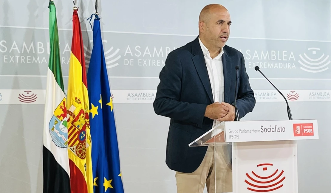 El PSOE sobre los datos del paro: “Son históricos y cesan a la secretaria general de empleo”