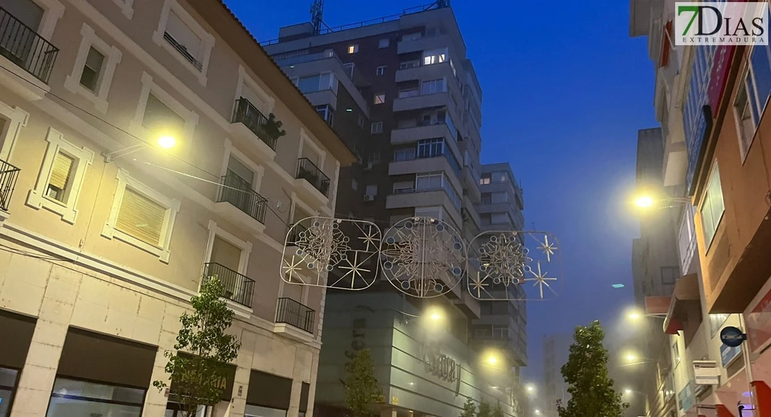 FOTONOTICIA: Precaución en la conducción, Badajoz amanece con densos bancos de niebla