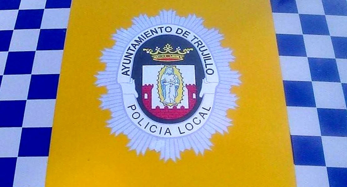 Alertan a los servicios de emergencia tras intoxicarse dos personas en el interior de un vehículo