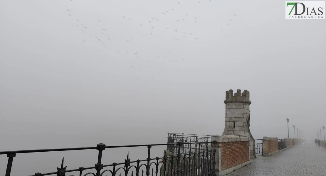 FOTONOTICIA: Precaución en la conducción, Badajoz amanece con bancos de niebla