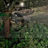 Varios jóvenes se precipitan por un talud en Cáceres
