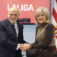 La Junta y LaLiga firman un convenio de colaboración