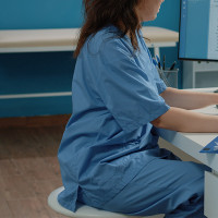 Exigen regular la jubilación anticipada para los enfermeros: "Nos dan la espalda"