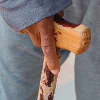 El drama de la dependencia en Extremadura: 1.270 personas murieron en 2024 sin ser atendidas