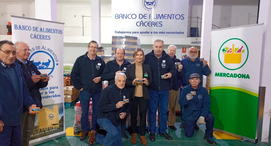 Mercadona hace entrega de 3.000 kilos de alimentos gracias a la solidaridad de sus clientes
