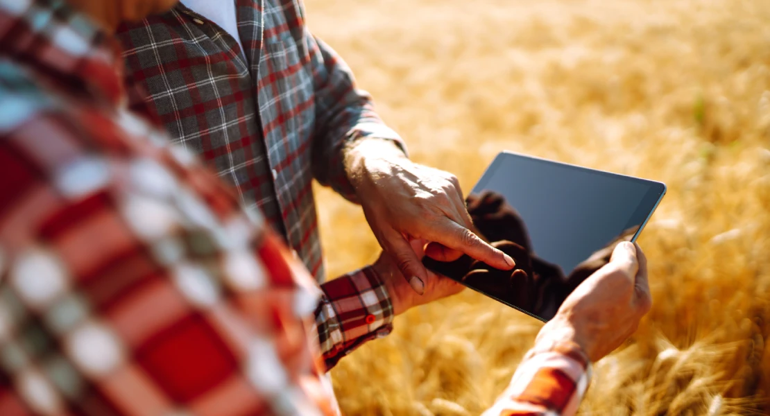 Tecnología y formación para atraer a los jóvenes extremeños al trabajo en el campo