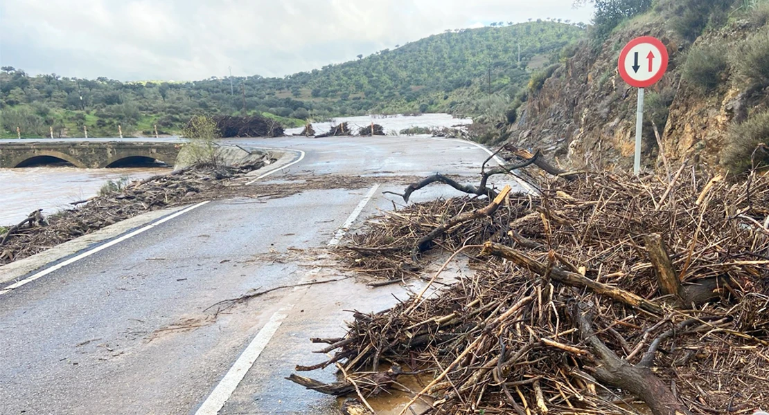Estas son las carreteras cortadas hasta el mediodía en Badajoz