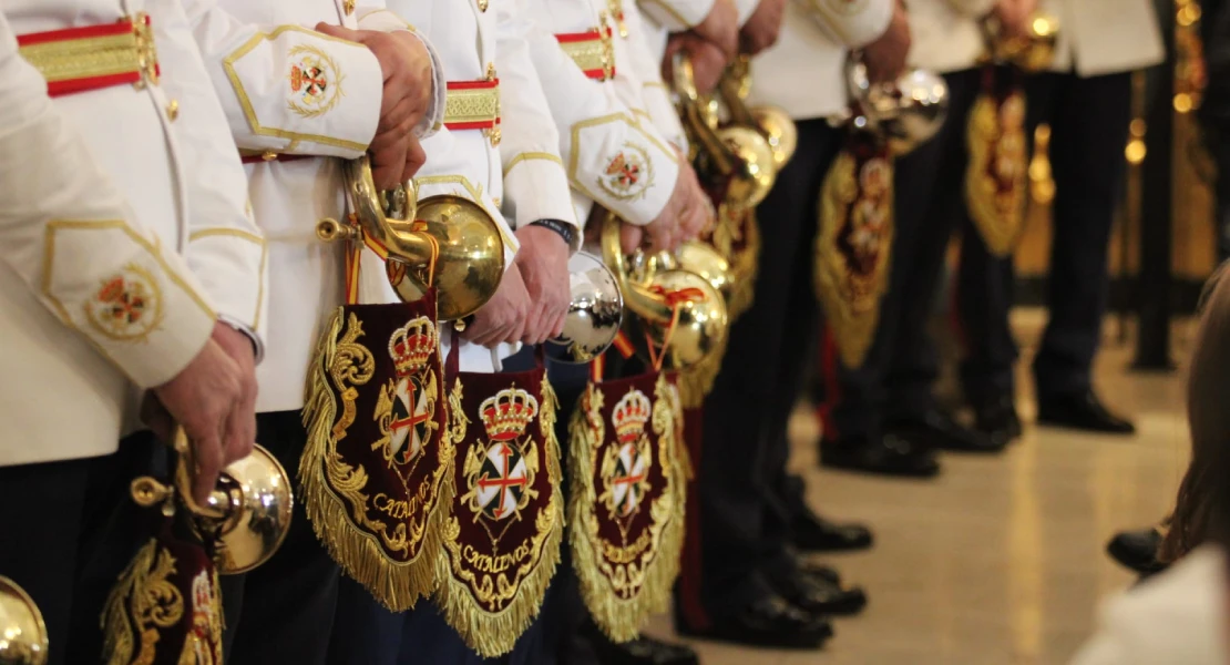 Cornetas y tambores de Jerez de los Caballeros inundan la Sevilla más cofrade