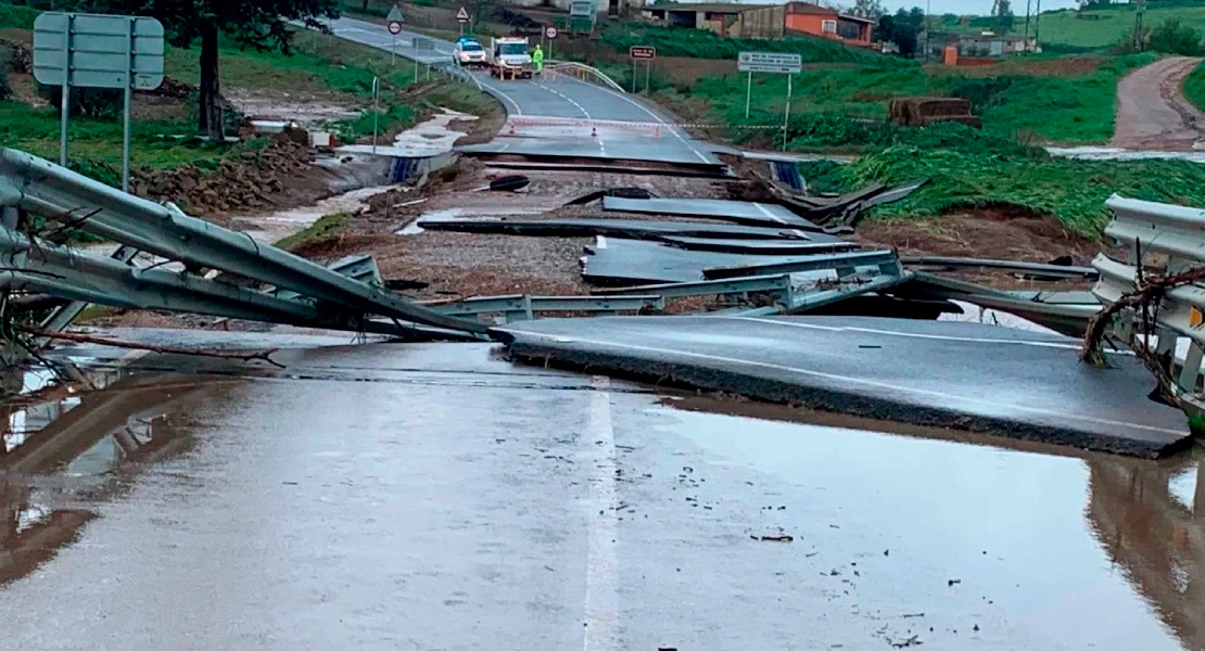 Piden precaución ante la presencia de barro en las carreteras extremeñas