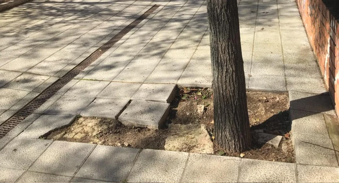 Exigen un arreglo inmediato del pasaje de Dulce Chacón en Valdepasillas