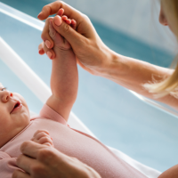 Defienden el derecho las 26 semanas de permiso por nacimiento en familias monoparentales