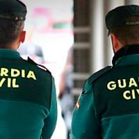 Un muerto y seis heridos en un accidente múltiple con seis vehículos implicados