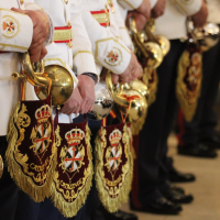 Cornetas y tambores de Jerez de los Caballeros inundan la Sevilla más cofrade