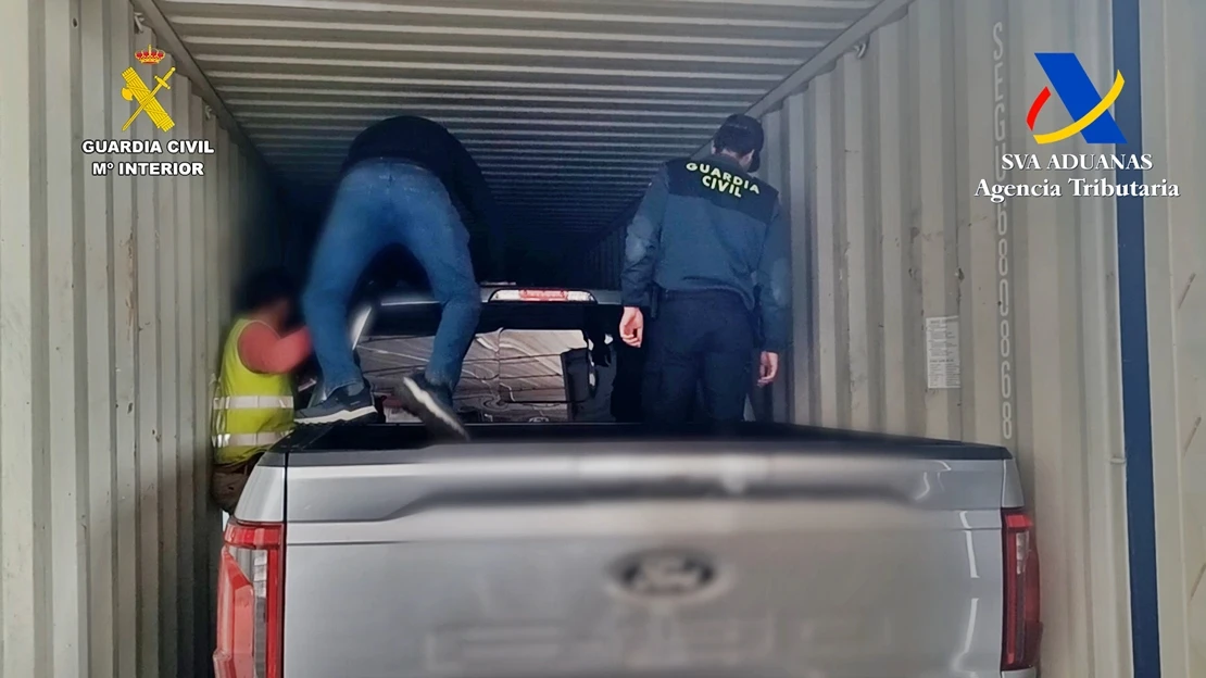 Recuperados 21 vehículos de alta gama sustraídos ocultos en contenedores