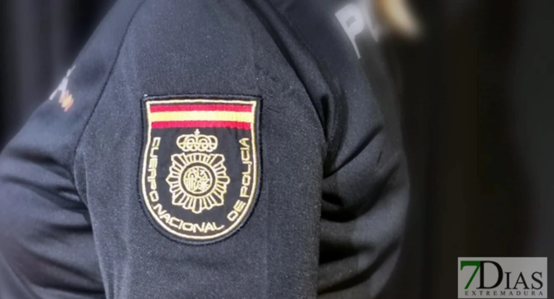 Intervienen 150 kg de cocaína pegada a la parte sumergida de un barco mercante
