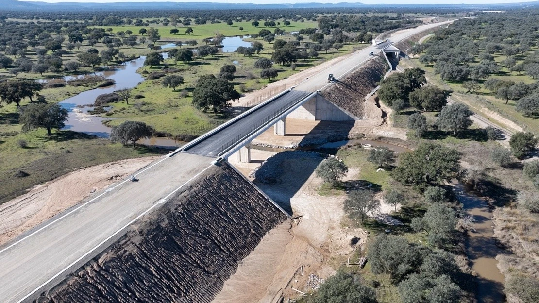 Licitan por 33 M€ el montaje de vía del tramo de alta velocidad Talayuela - Plasencia