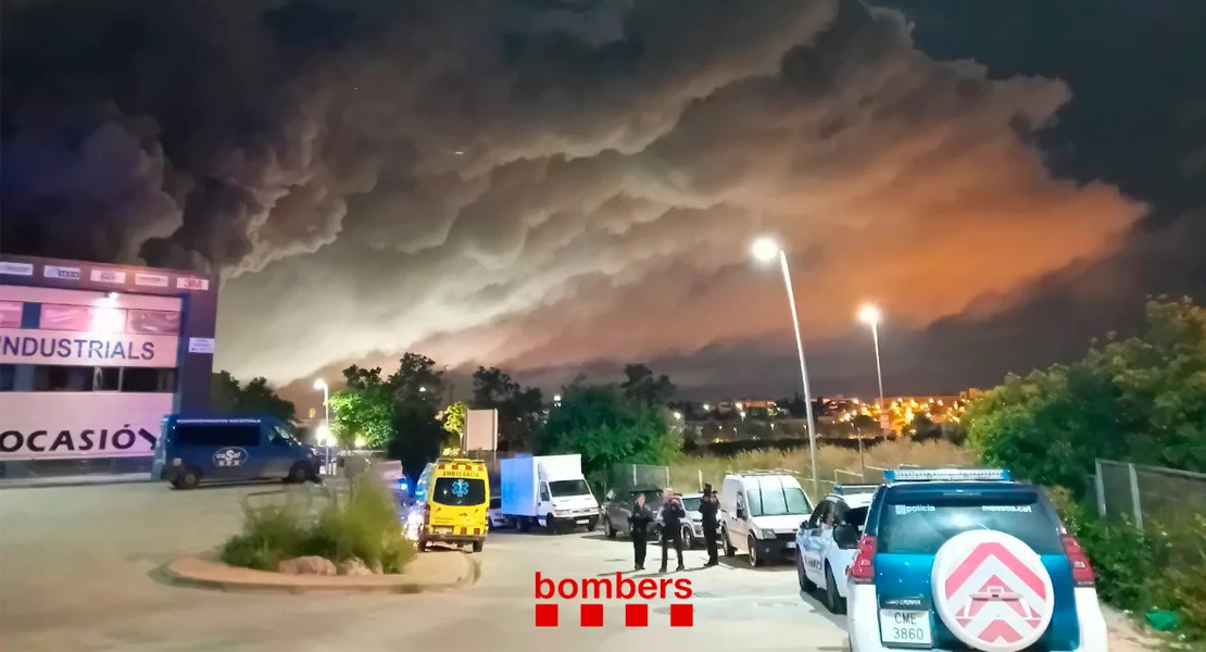 Una nube tóxica se propaga en Barcelona: confinan varios municipios
