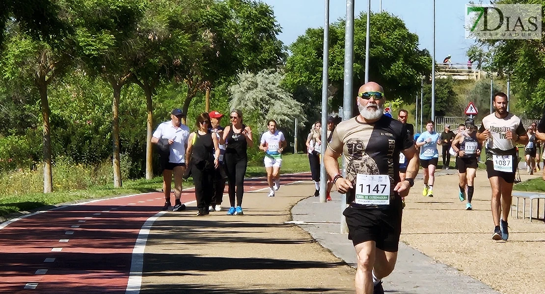 Imágenes del IV Cross Militar 'El héroe' en Badajoz