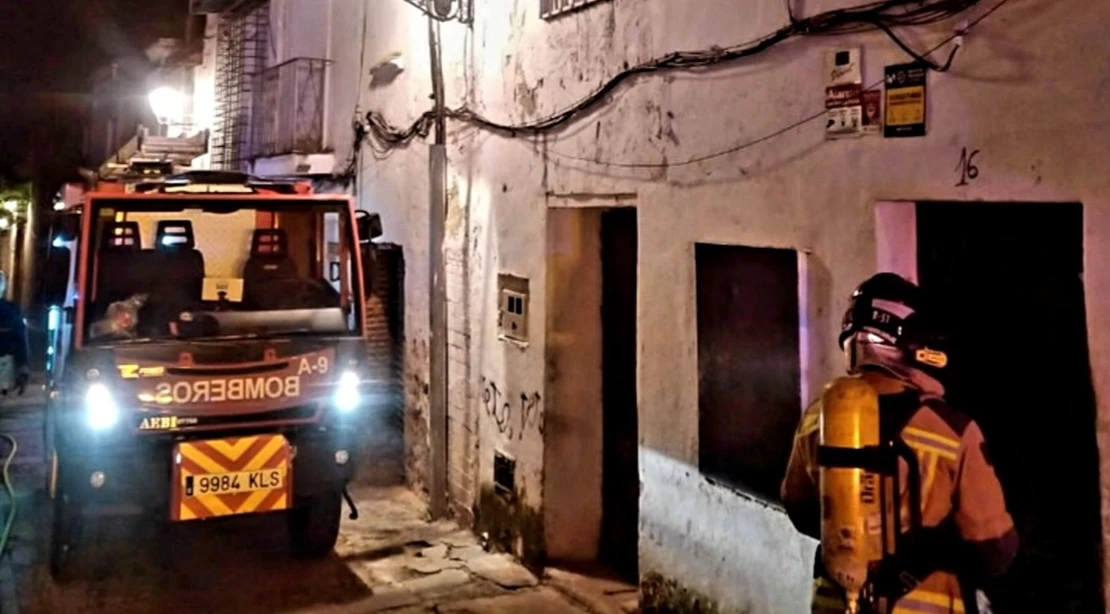 Un incendio en el Casco Antiguo moviliza a los Bomberos