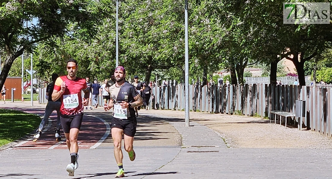 Imágenes del IV Cross Militar 'El héroe' en Badajoz