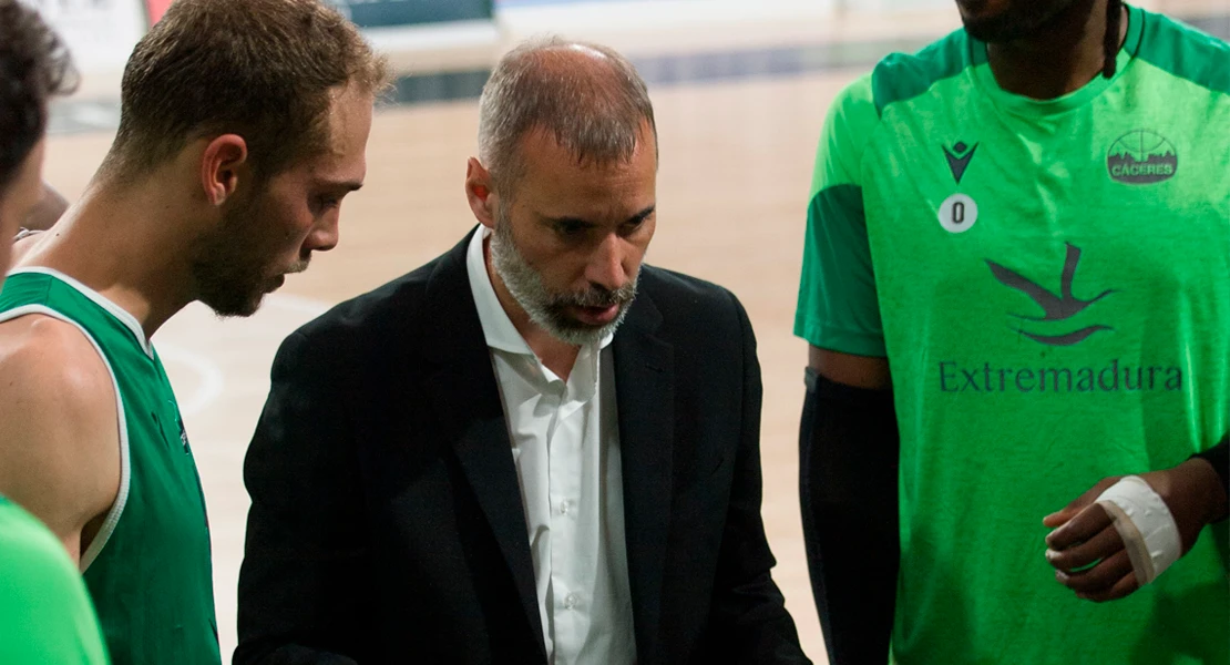 El Cáceres Ciudad del Baloncesto despide a Adrià Alonso tras una temporada