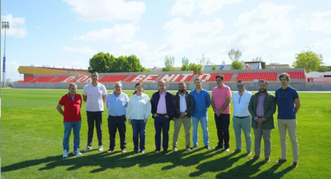 El Estadio Municipal de Don Benito ya cuenta con su nuevo graderío de preferencia