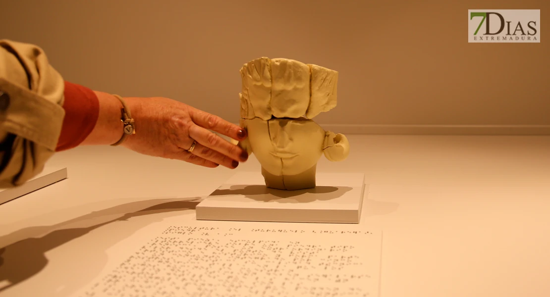 La  Sala de Protohistoria impulsa el turismo en Badajoz con casi 600 espectadores tras la visita del rey