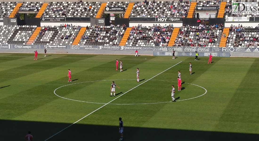 El CD Badajoz se mete en playoff con malas sensaciones