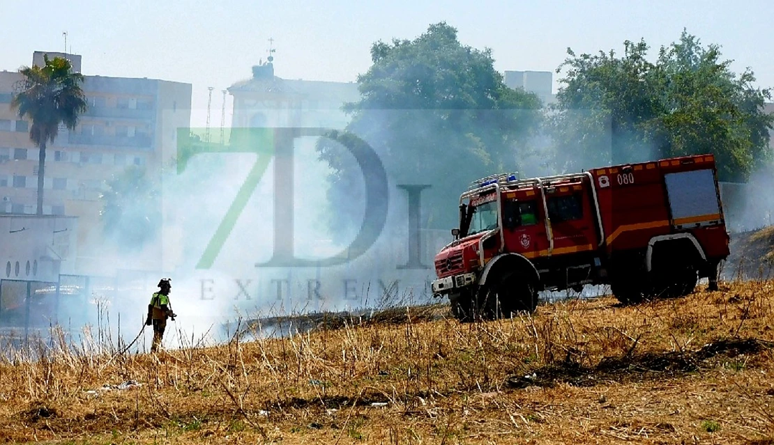 Los bomberos acuden a un incendio en La Luneta (BA)