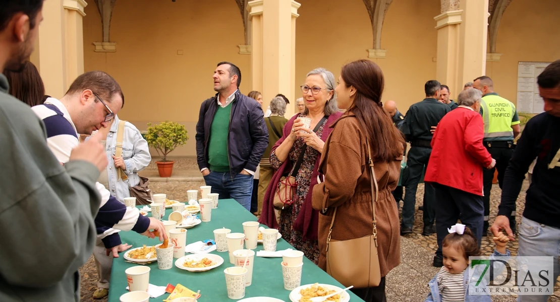 Gran éxito en el desayuno solidario de AOEX y Guardia Civil: búscate en las imágenes