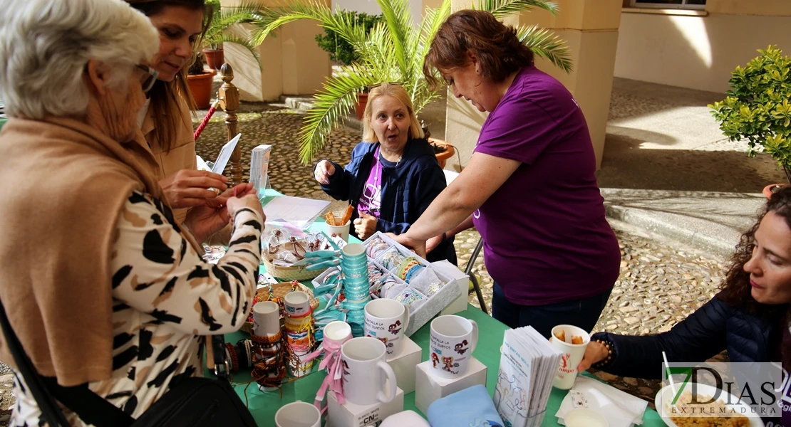 Gran éxito en el desayuno solidario de AOEX y Guardia Civil: búscate en las imágenes