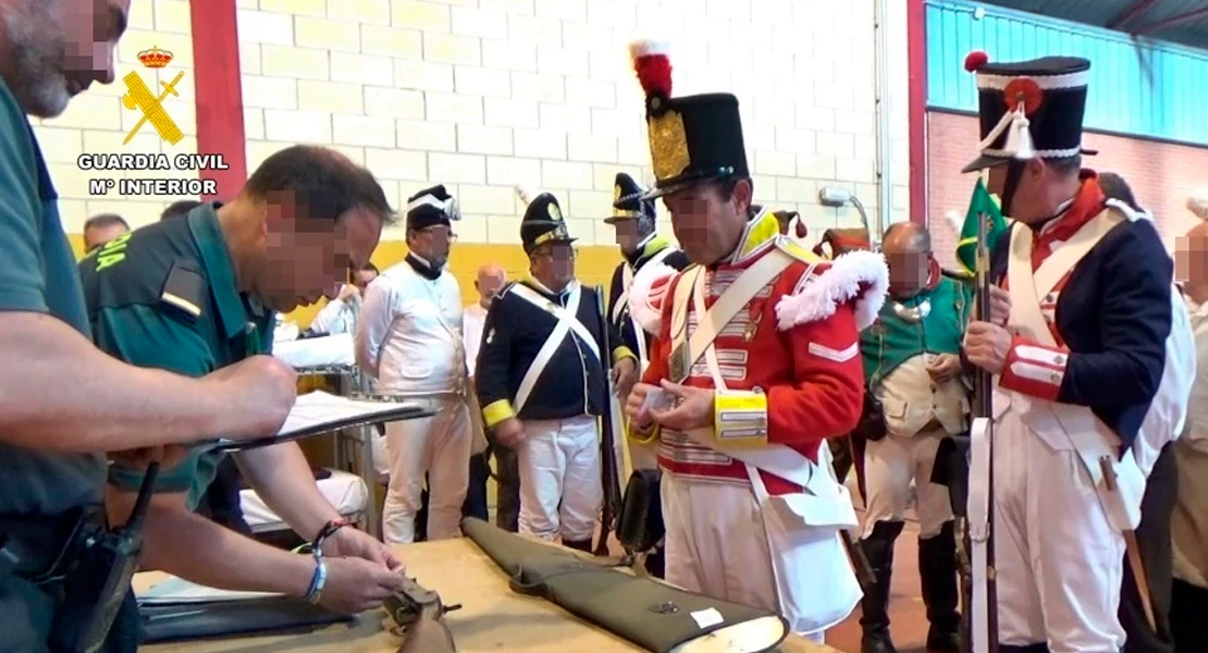 La Guardia Civil inspecciona el uso de armas en la Batalla de La Albuera