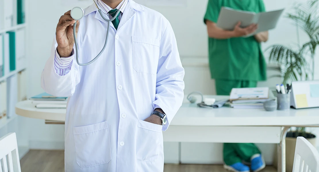 CCOO rechaza que la Junta permita a jefes médicos del SES trabajar en la sanidad privada