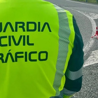 Hospitalizado tras una colisión entre una moto y un coche en la EX-203