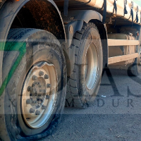 Siniestro vial en la provincia de Badajoz: se empotra contra un camión en la N-523