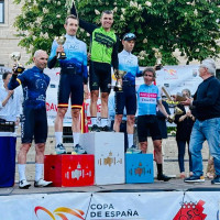 Liderato, podio y una escapada épica: el equipo extremeño lo da todo en Madrid