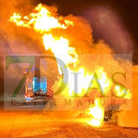El fuego calcina otro vehículo en Badajoz esta madrugada: ¿casualidad o patrón?