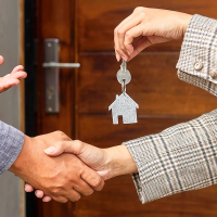 La compraventa de viviendas vuelve a crecer un mes más en Extremadura