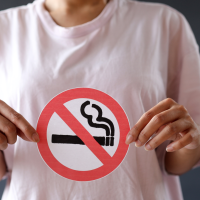 La AECC presenta en Cáceres un proyecto para conseguir la primera generación libre de tabaco