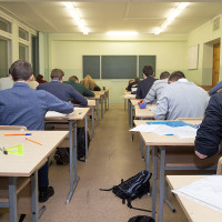 Solo un 26 % de personas tiene estudios superiores en Extremadura