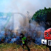 Un incendio en El Gurugú quema cuatro hectáreas junto a varias viviendas (BA)