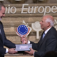Josep Borrell recoge el Premio Europeo Carlos V: "La paz no es solo el silencio de las armas"