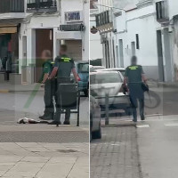 Desnuda y desafiante: una mujer protagoniza una surrealista escena en un pueblo extremeño