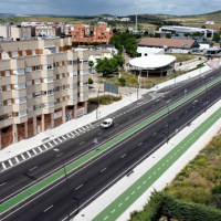 Ciclistas y peatones ya pueden circular por el acceso norte a Mérida por la N-630