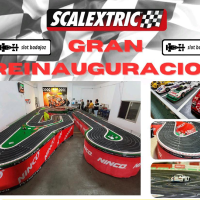 Coches, pistas y carreras: el Club Slot Badajoz abre las puertas de su nueva sede