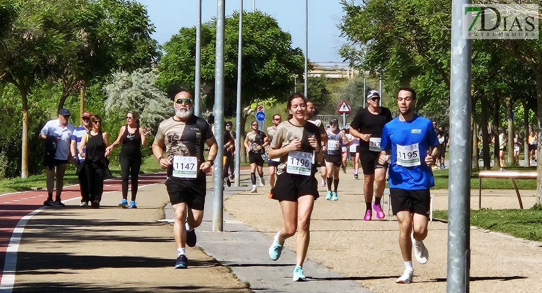 Imágenes del IV Cross Militar 'El héroe' en Badajoz