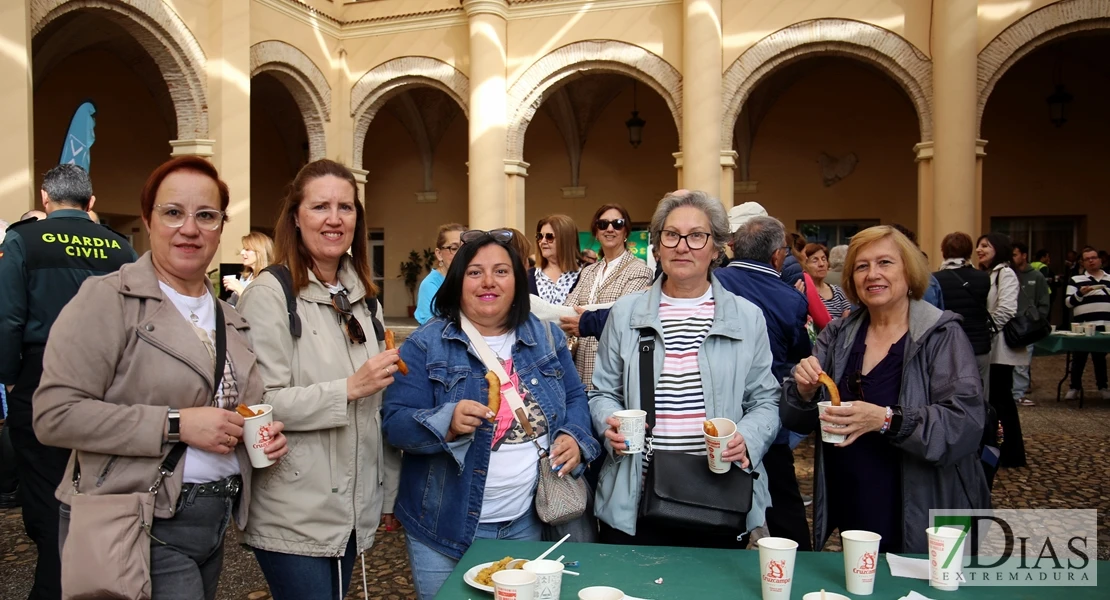 Gran éxito en el desayuno solidario de AOEX y Guardia Civil: búscate en las imágenes
