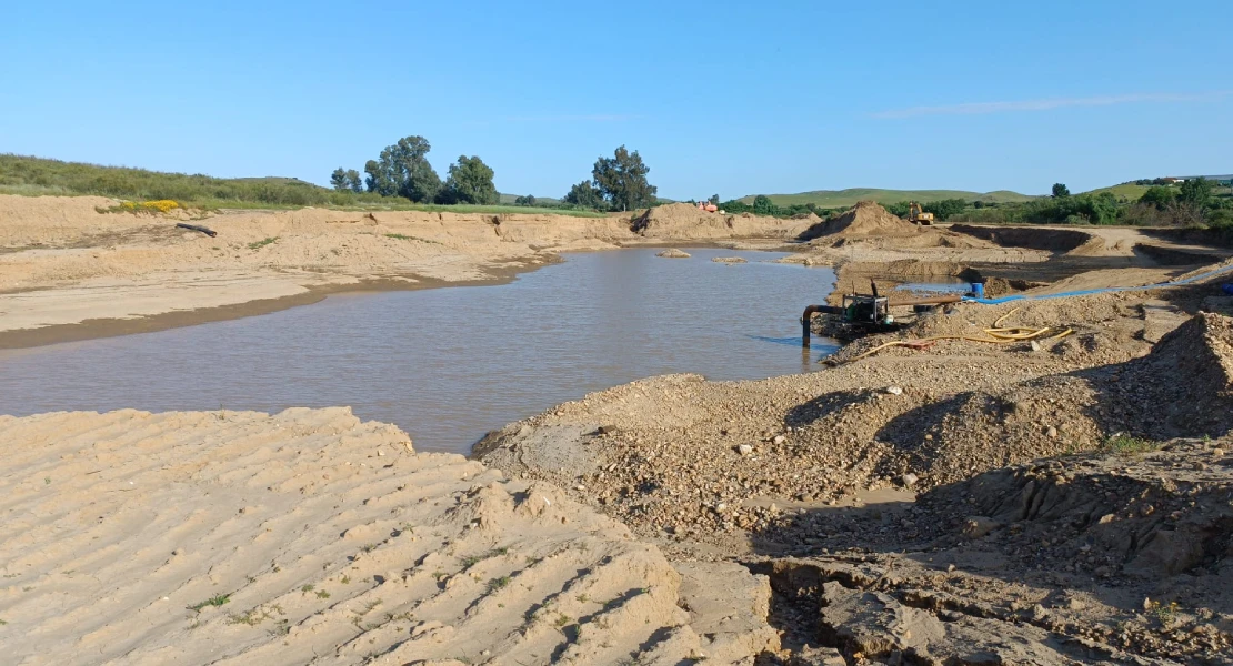 La Junta se ve obligada a paralizar una gigantesca gravera por el impacto ambiental