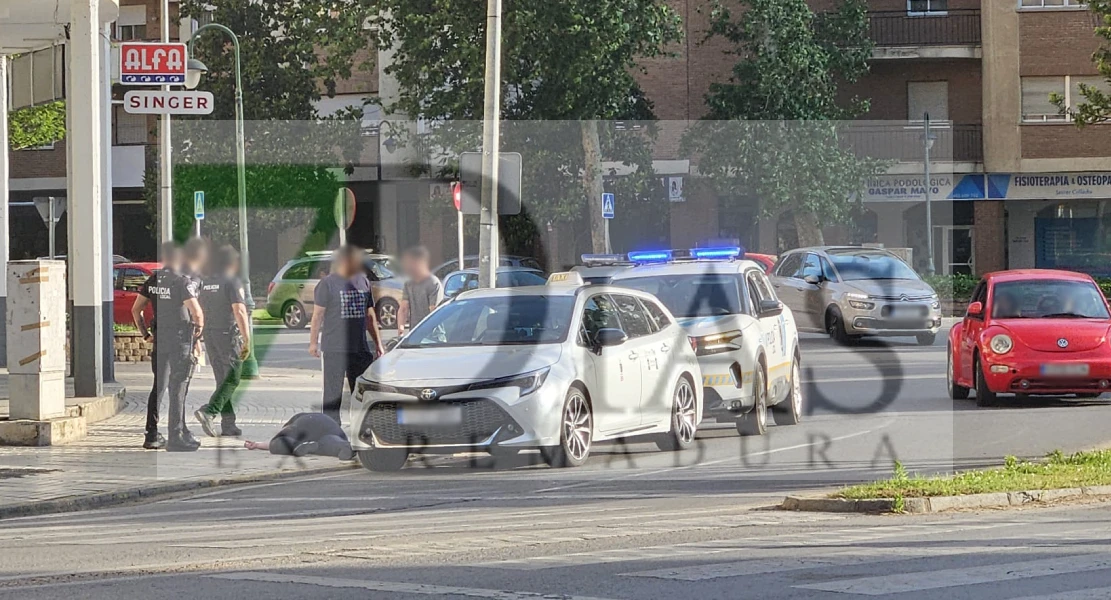 Un taxi se ve obligado a parar en Badajoz para que atiendan a una mujer