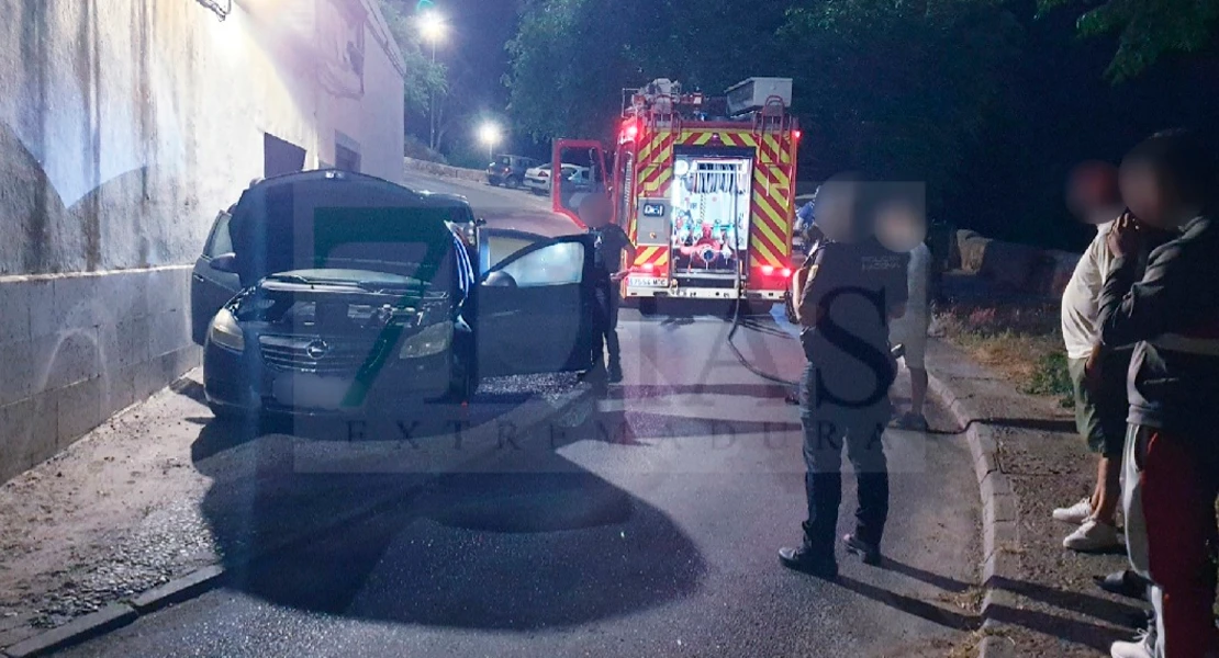 Gran revuelo en Las 800 ante el incendio de otro vehículo (BA)
